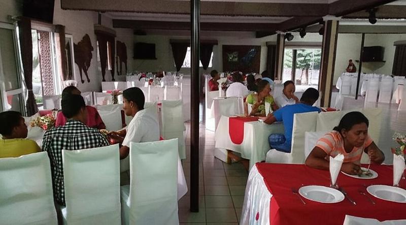 Hotel Restaurant Le Miamiam Glouglou Ambositra Zewnętrze zdjęcie